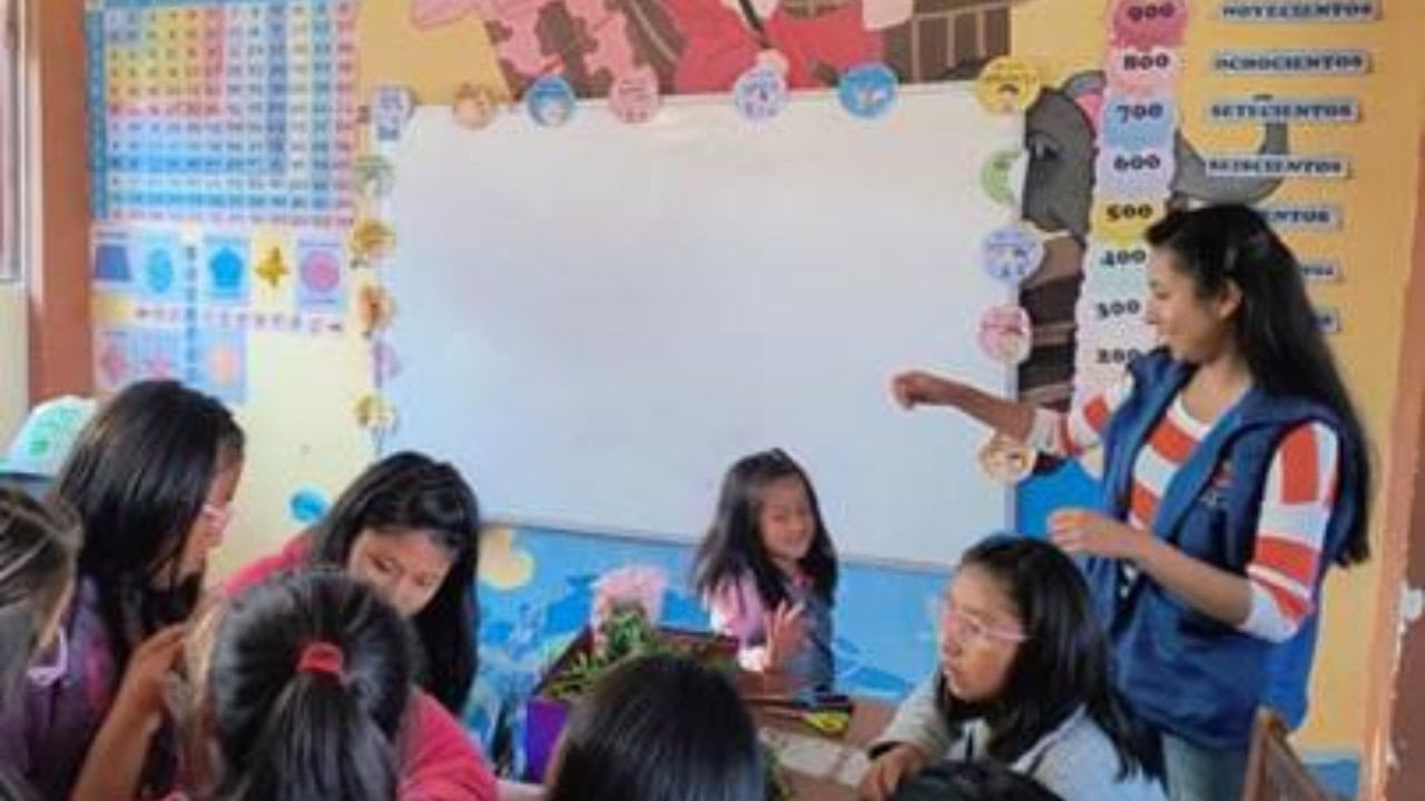 Solidaridad infantil en Fundación Cienvidas en educación para niños.