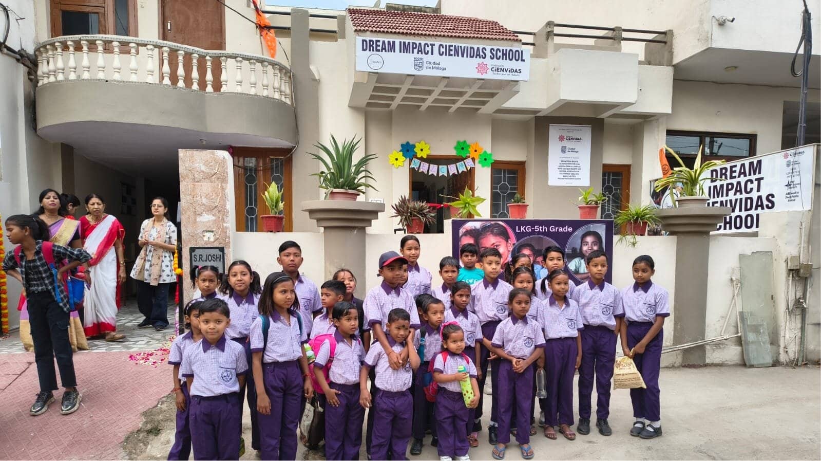 Enseñanza Escuela CiENViDAS - Slum de Jaipur
