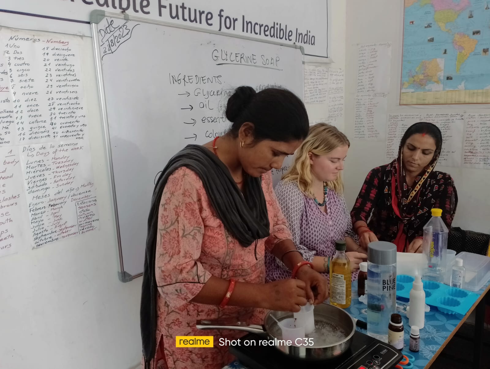 International volunteer with girls in a women's empowerment project in Jaipur, India