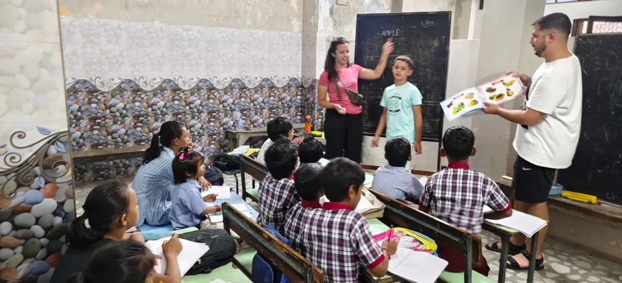 Actividades de refuerzo escolar en el voluntariado de verano