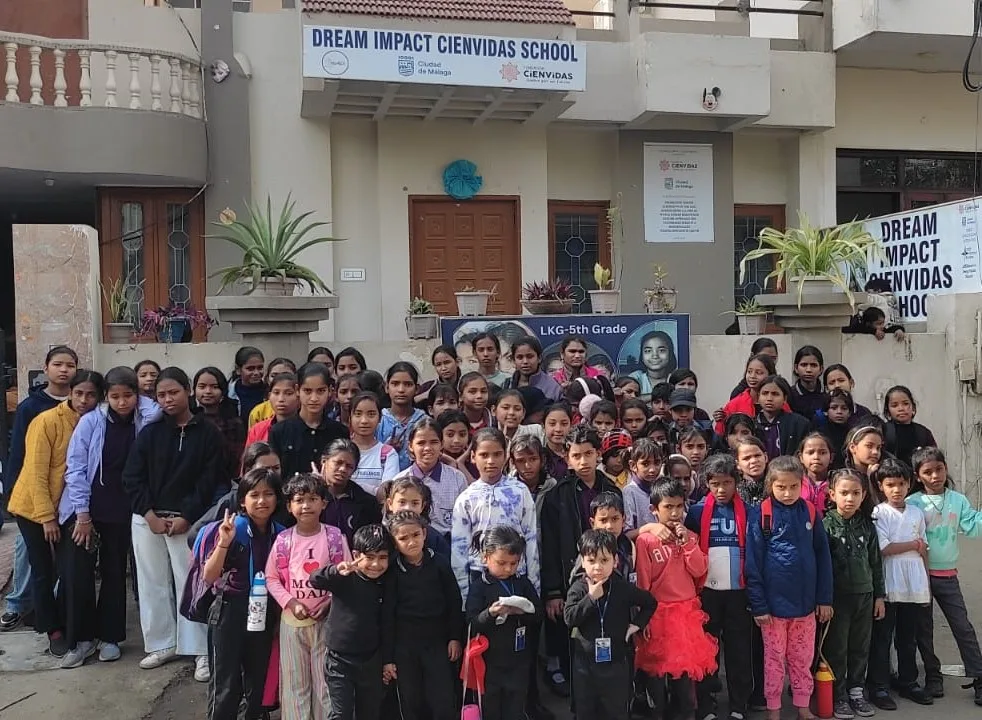 Escuela de Fundación CiENViDAS en Jaipur (India) donde niños acceden gratuitamente a la educación
